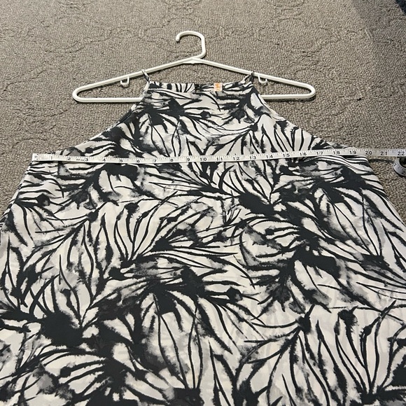 Women’s Sleeveless Mini Dress In Gray & White Tropical Pattern Size Medium - Picture 3 of 8